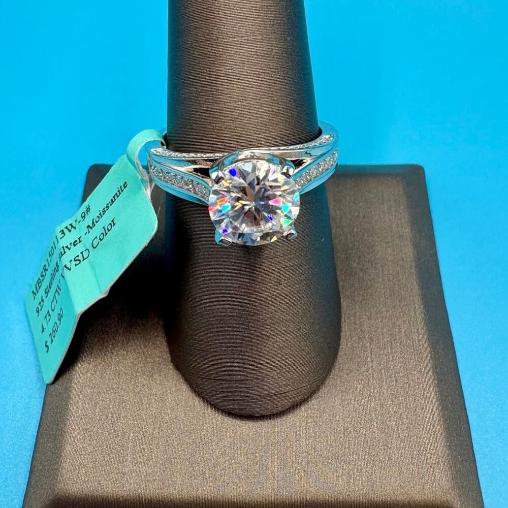 Sz 9 (8.75) -4.73ct VVSD Moissanite 925 Sterling Silver Ring
